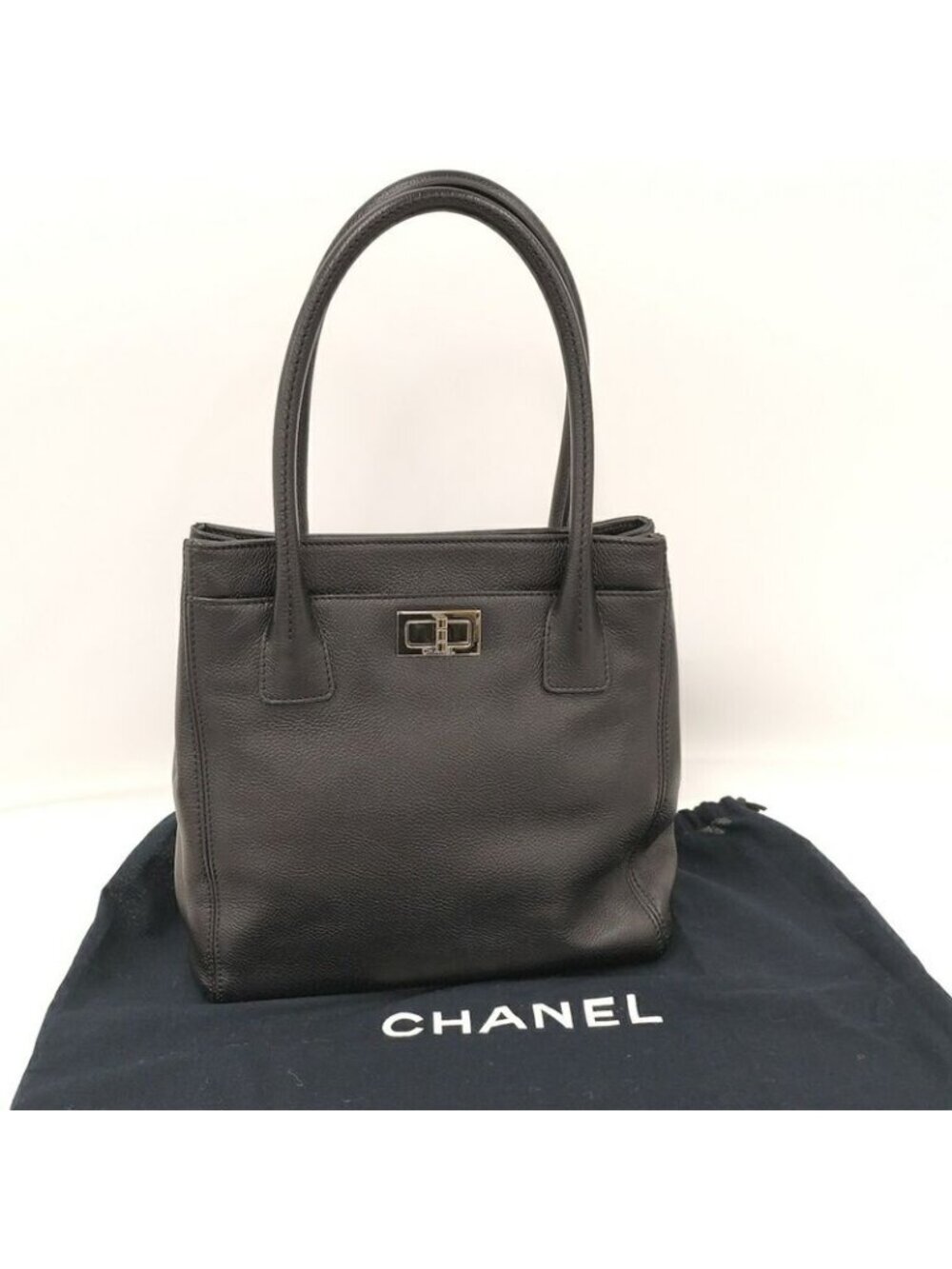 Chanel Executive Tote Handbag 2.55 Lambskin Black - Picture 10 of 10